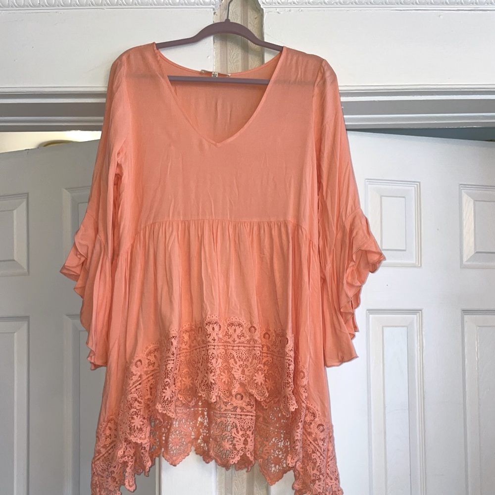 Shirt with lace and bell sleeves